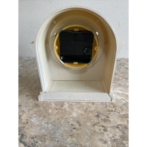 Ingraham Ivory Mantel Desk Clock 6"x5" Art Deco Style Vintage WORKS - Picture 8 of 9